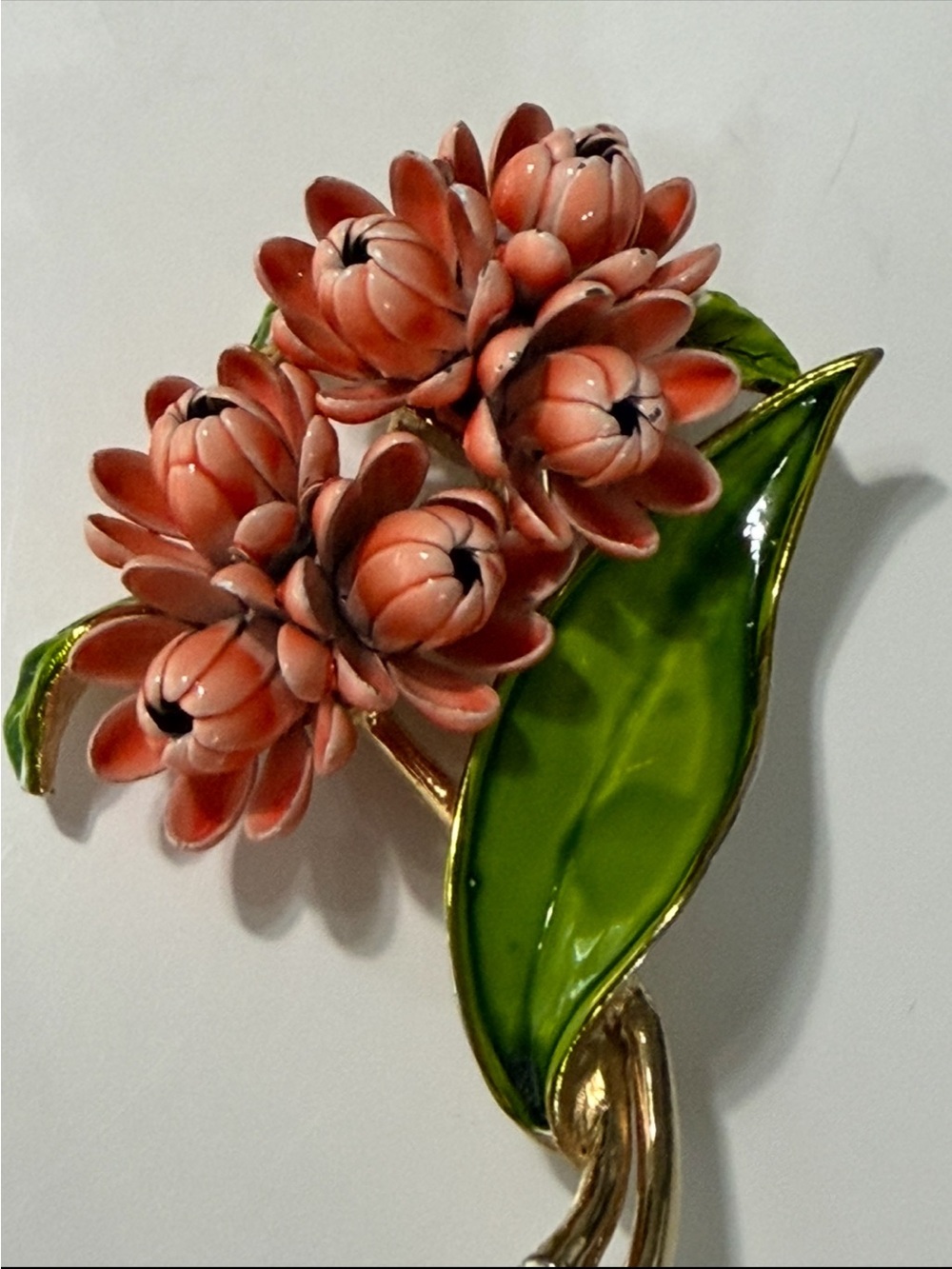 Vtg Mid-Century 3D Coral & Green Enamel Flower Bouquet Alice Caviness Style - Picture 8 of 9